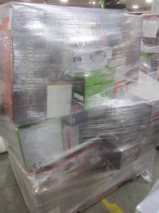 lot 74 image: WHOLESALE MIXED PALLET OF RETURNS - LIGHTING AND CEILING FANS