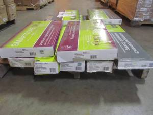 lot 122 image: MIXED PALLET OF HARDWOOD FLOORING