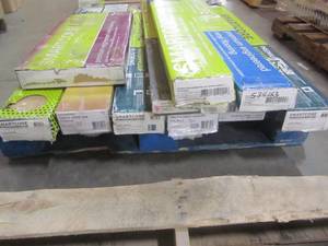 lot 131 image: MIXED PALLET OF HARDWOOD FLOORING