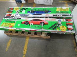 lot 305 image: QuickJack BL-5000SLX 5,000 lbs. Capacity Portable Car Lift - Missing 1 of 3 Boxes (Power Unit)