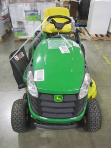 lot 147 image: John Deere E100 42 in. 17.5 HP Gas Automatic Lawn Tractor BG21068