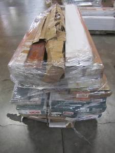 lot 164 image: MIXED PALLET OF HARDWOOD FLOORING