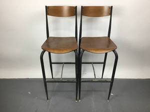 lot 34 image: Lot Of 2 Barstools
