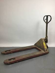 lot 35 image: Insustrial Pallet Jack