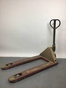 lot 36 image: Insustrial Pallet Jack