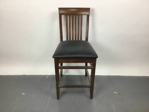 lot 37 image: Dining RoomKitchen Style Chair