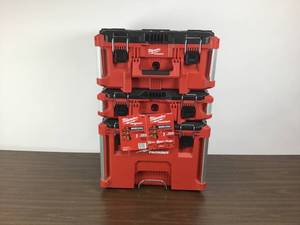 lot 8 image: Milwaukee 22 in. PACKOUT Modular Tool Box Storage System