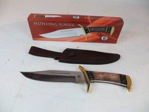 12 Hunting Knife by Chipaway Cutlery with BoneHorn Handle