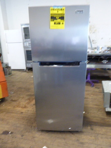 Magic Chef RefrigeratorFreezer (NEW Scratch and Dent)