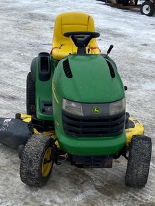 lot 2 image: John Deere L130-Automatic Lawn Tractor