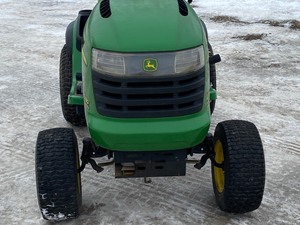 lot 5 image: John Deere L130-Automatic Lawn Tractor