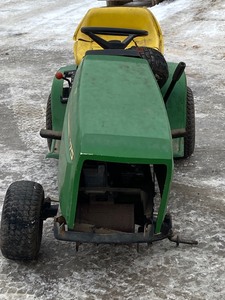 lot 7 image: John Deere 170 Lawn Tractor