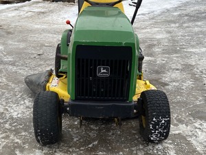 lot 8 image: John Deere 160 Lawn Tractor