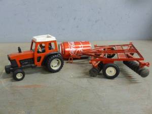 lot 6 image: Ertl
