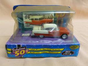 lot 9 image: Die Cast Metal Car