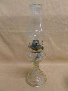 lot 24 image: Vintage Oil Lamp
