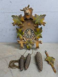 lot 27 image: Vintage Coo-Coo Clock