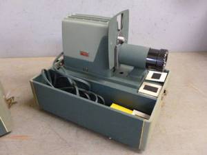 lot 30 image: Vintage Film Projector