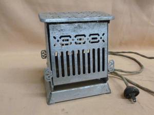 lot 41 image: Antique Toaster