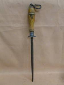 lot 47 image: Vintage Knife Sharpening Steel