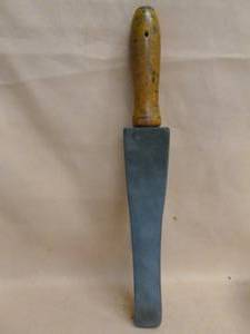 lot 48 image: Vintage Sharpening Stone