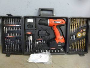 lot 70 image: Cordless Drill Set
