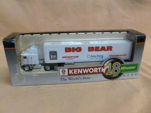 lot 136 image: Die Cast Metal Truck