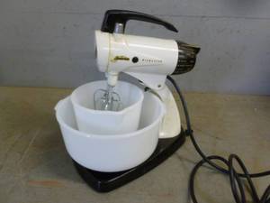 lot 175 image: Kitchen Mixer
