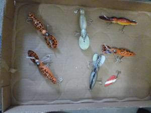 lot 190 image: Fishing Baits