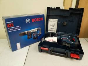 lot 4 image: Bosch SDS Demolition Hammer 11321EVS