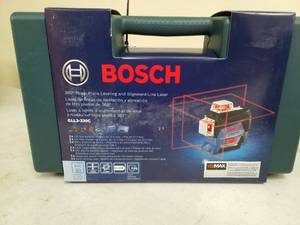 lot 15 image: Bosch 360-Degree Three-Plane Leveling and Alignment Laser 12VDC GLL3-330C