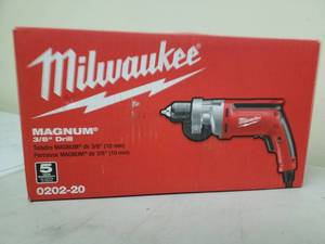 lot 29 image: Milwaukee Magnum 38in. Drill 0202-20