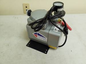 lot 40 image: Gast Diteq Vacuum Pump DOA-V720-AA