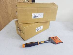 lot 41 image: Lot of (2 Cases) IDL Tools Techni-Edge 12in. Stripper Handle w1 Blade-CD TE14-013