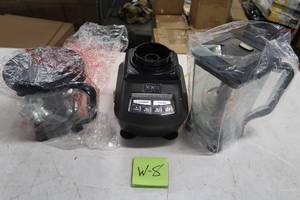 lot W8 image: Mega Kitchen System 72 oz. 3-Speed Black Blender and Food Processor by Ninja