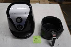 lot W11 image: Insignia - 3.2L Analog Air Fryer - Black