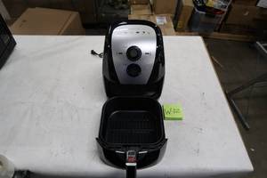 lot W12 image: Insignia - Analog Air Fryer - Family Size - Black