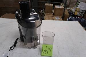 lot W19 image: Big Mouth Pro Juice Extractor