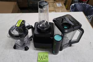 lot W24 image: Ninja - Smart Screen Kitchen System with FreshVac - Black ModelCT672V