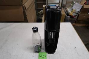 lot W67 image: Fizzi Black Sparkling Water Maker Starter Kit by SodaStream