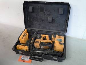 lot 1029 image: DeWalt 36VDC Cordless Vac, 2-Batteries, Charger, Case