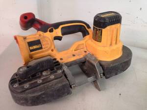 lot 1044 image: DeWalt 18VDC Cordless Band Saw DCS370