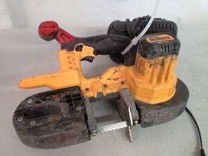 lot 1060 image: DeWalt 20VDC Cordless Band Saw DCS371, Charger