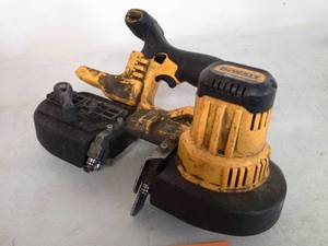 lot 1067 image: DeWalt 20VDC Cordless Band Saw DCS371,