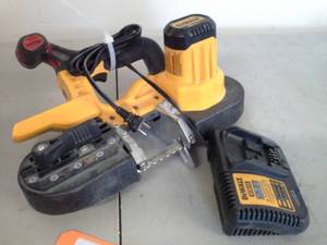 lot 1070 image: DeWalt 20VDC Cordless Band Saw DCS371, Charger