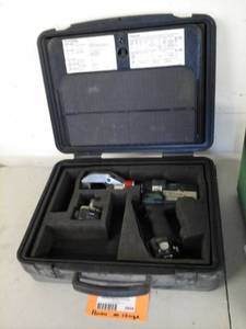 lot 2009 image: Greenlee Gator 18VDC Cordless Battery Cable Cutter ESG50GL, Battery, Padded Carry Case