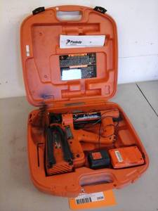 lot 2026 image: Paslode Cordless 16GA Stapler IM200, Battery, Charger, Case