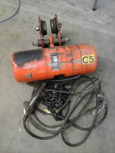 lot 2043 image: CM Lodestar 12-Ton Chain Hoist