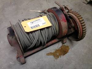 lot 2049 image: 2-Ton Cable Winch
