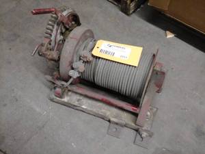 lot 2051 image: Beebe Bros. 2-Ton Winch